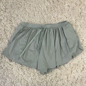 Gold Hinge Go-with-the-Flow Athletic Shorts